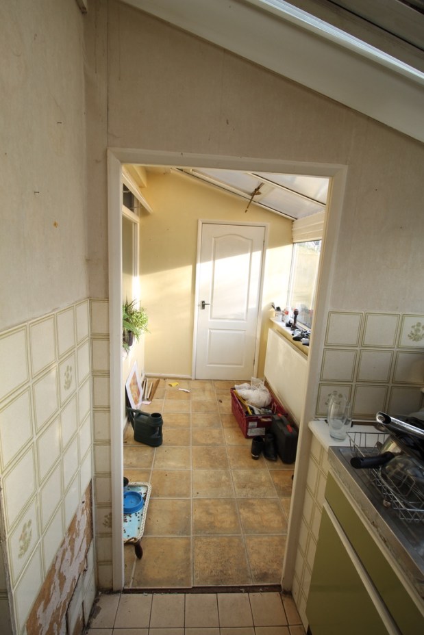 EC451D8C-1DE0-4000-8D52-C1A3974DFD4C_1_105_c